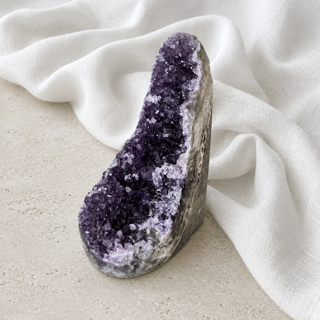 087: Amethyst Cut Base
